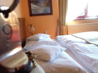 Отели типа «постель и завтрак» Villa Bialka Groń Четырехместный номер с ванной комнатой-4